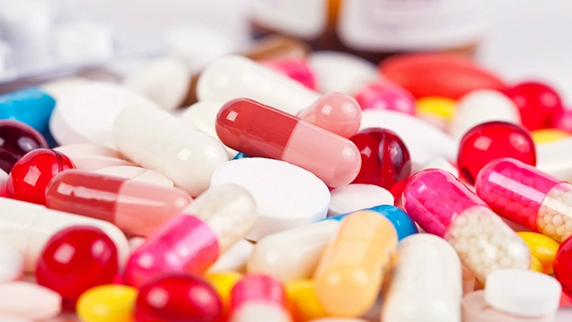 Xem Hình Ảnh Thuốc Nhộng Lao Đỏ (rifampicin) – Công Dụng, Tác Dụng Phụ & Lưu Ý Cho Người Bệnh Xem Hình Ảnh Thuốc Nhộng Lao Đỏ (rifampicin) – Công Dụng, Tác Dụng Phụ & Lưu Ý Cho Người Bệnh