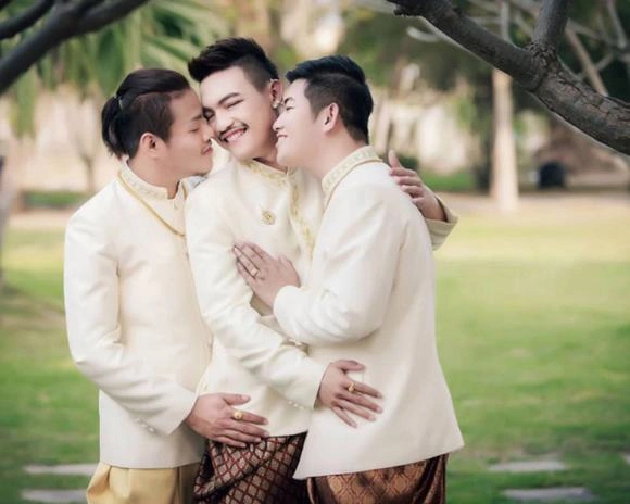 Tải Ngay 100+ Hình Ảnh Tình Yêu Tay Ba Đẹp, Lãng Mạn Và Ý Nghĩa Nhất 2026 Tải Ngay 100+ Hình Ảnh Tình Yêu Tay Ba Đẹp, Lãng Mạn Và Ý Nghĩa Nhất 2026