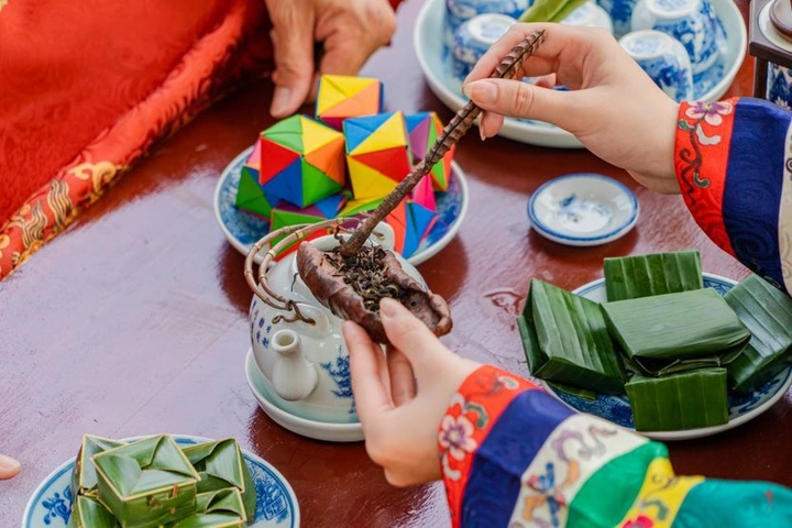 Khám Phá Hình Ảnh Trà Cung Đình Huế - Từ Lịch Sử Đến Hiện Đại Khám Phá Hình Ảnh Trà Cung Đình Huế - Từ Lịch Sử Đến Hiện Đại