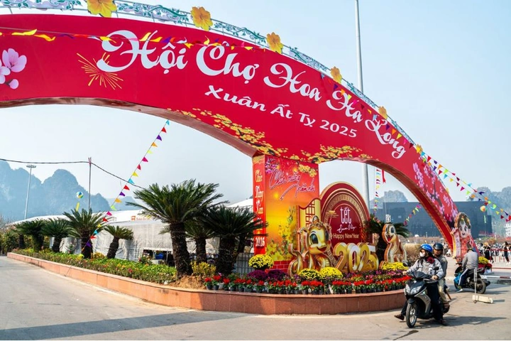 Hình Ảnh Trang Trí Hội Chợ Xuân: 20 Mẫu Thiết Kế Sáng Tạo, Chi Phí Hợp Lý Cho Người Tổ Chức Và Gian Hàng Bán Hàng Hình Ảnh Trang Trí Hội Chợ Xuân: 20 Mẫu Thiết Kế Sáng Tạo, Chi Phí Hợp Lý Cho Người Tổ Chức Và Gian Hàng Bán Hàng