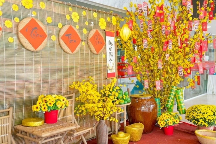 Hình Ảnh Trang Trí Hội Chợ Xuân: 20 Mẫu Thiết Kế Sáng Tạo, Chi Phí Hợp Lý Cho Người Tổ Chức Và Gian Hàng Bán Hàng Hình Ảnh Trang Trí Hội Chợ Xuân: 20 Mẫu Thiết Kế Sáng Tạo, Chi Phí Hợp Lý Cho Người Tổ Chức Và Gian Hàng Bán Hàng
