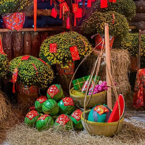 Hình Ảnh Trang Trí Hội Chợ Xuân: 20 Mẫu Thiết Kế Sáng Tạo, Chi Phí Hợp Lý Cho Người Tổ Chức Và Gian Hàng Bán Hàng Hình Ảnh Trang Trí Hội Chợ Xuân: 20 Mẫu Thiết Kế Sáng Tạo, Chi Phí Hợp Lý Cho Người Tổ Chức Và Gian Hàng Bán Hàng