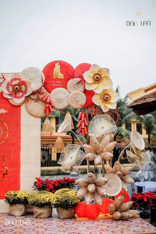 Hình Ảnh Trang Trí Hội Chợ Xuân: 20 Mẫu Thiết Kế Sáng Tạo, Chi Phí Hợp Lý Cho Người Tổ Chức Và Gian Hàng Bán Hàng Hình Ảnh Trang Trí Hội Chợ Xuân: 20 Mẫu Thiết Kế Sáng Tạo, Chi Phí Hợp Lý Cho Người Tổ Chức Và Gian Hàng Bán Hàng