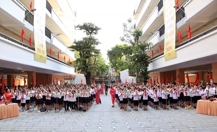 Chiêm Ngưỡng Bộ Sưu Tập Hình Ảnh Về Ngô Sĩ Liên: Chân Dung, Tranh Vẽ Và Hiện Vật Lịch Sử