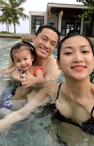 Hình Ảnh Vợ Già Chồng Trẻ: Bộ Sưu Tập Ảnh Đẹp, Câu Chuyện Cảm Động Và Góc Nhìn Chuyên Gia Tâm Lý