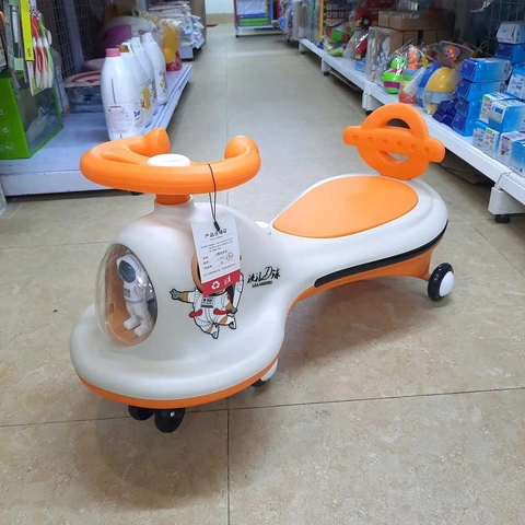 Hình Ảnh Xe Lắc Cho Bé: Bộ Sưu Tập Đầy Đủ, An Toàn & Độc Đáo Dành Cho Các Bố Mẹ Hình Ảnh Xe Lắc Cho Bé: Bộ Sưu Tập Đầy Đủ, An Toàn & Độc Đáo Dành Cho Các Bố Mẹ