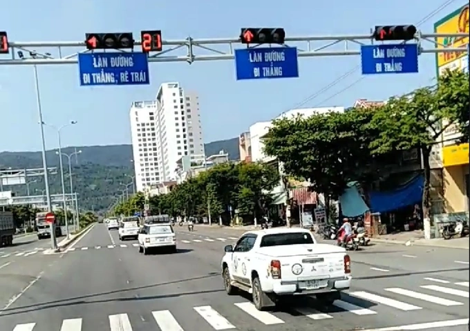 Hình Ảnh Xe Vượt Đèn Đỏ: Tất Cả Những Điều Bạn Cần Biết (dành Cho Người Lái Xe & Cư Dân Đô Thị)