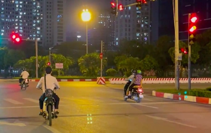 Hình Ảnh Xe Vượt Đèn Đỏ: Tất Cả Những Điều Bạn Cần Biết (dành Cho Người Lái Xe & Cư Dân Đô Thị)