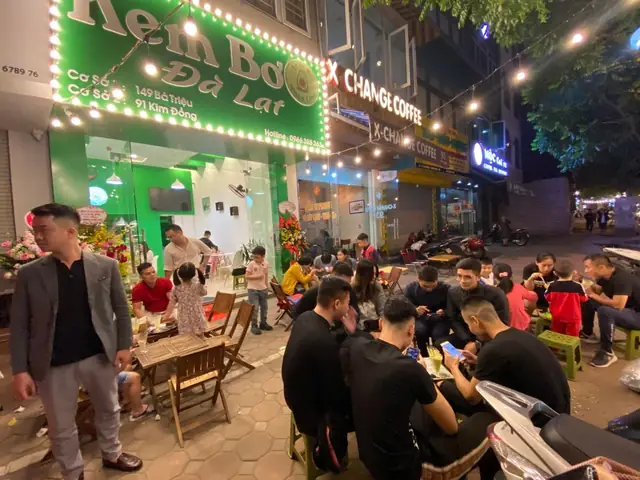Kem Bơ Đà Lạt Ngon Nhất Trên Phố Bà Triệu: Địa Chỉ, Giá Và Đánh Giá Chi Tiết Kem Bơ Đà Lạt Ngon Nhất Trên Phố Bà Triệu: Địa Chỉ, Giá Và Đánh Giá Chi Tiết