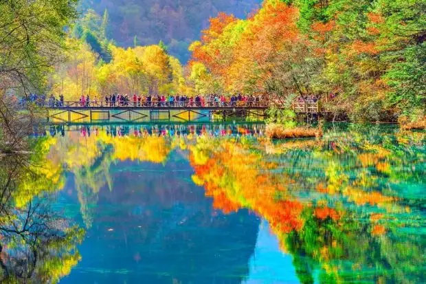 Hướng Dẫn Du Lịch Cửu Trại Câu (jiuzhaigou) – Thời Gian, Lịch Trình, Vé & Mẹo Du Khách Hướng Dẫn Du Lịch Cửu Trại Câu (jiuzhaigou) – Thời Gian, Lịch Trình, Vé & Mẹo Du Khách