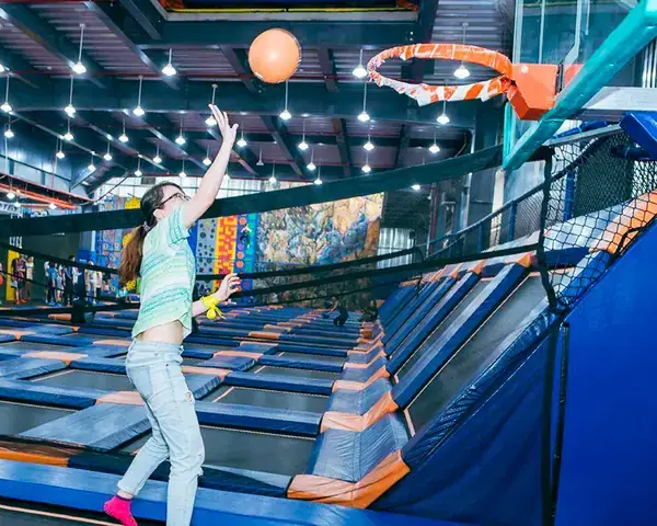 Khám Phá Jump Arena Quận 7: Địa Chỉ, Giờ Mở Cửa, Giá Vé Và Trò Chơi Bạt Nhún