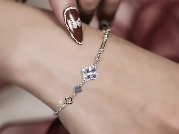 Lựa Chọn Lắc Tay Bạc Đẹp: Hướng Dẫn Mua Sắm, Kiểu Dáng & Bảo Quản Cho Nam Và Nữ