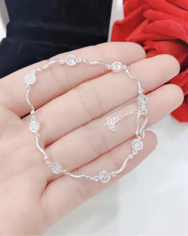 Lựa Chọn Lắc Tay Bạc Đẹp: Hướng Dẫn Mua Sắm, Kiểu Dáng & Bảo Quản Cho Nam Và Nữ