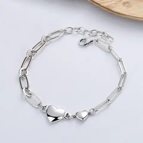 Cách Chọn Lắc Tay Cá Tính Phù Hợp: Kiểu Dáng, Chất Liệu & Giá Cho Người Trẻ Cách Chọn Lắc Tay Cá Tính Phù Hợp: Kiểu Dáng, Chất Liệu & Giá Cho Người Trẻ