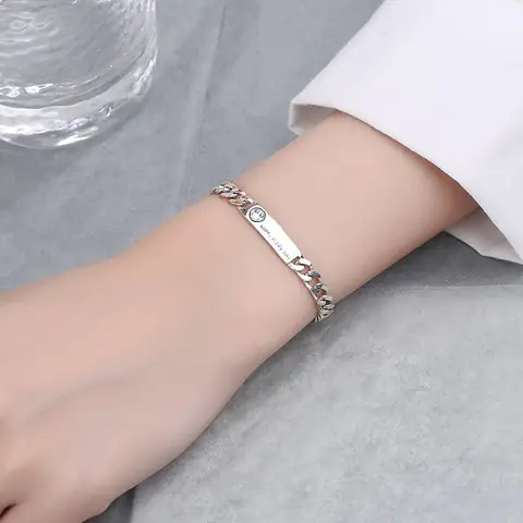 Cách Chọn Lắc Tay Cá Tính Phù Hợp: Kiểu Dáng, Chất Liệu & Giá Cho Người Trẻ Cách Chọn Lắc Tay Cá Tính Phù Hợp: Kiểu Dáng, Chất Liệu & Giá Cho Người Trẻ