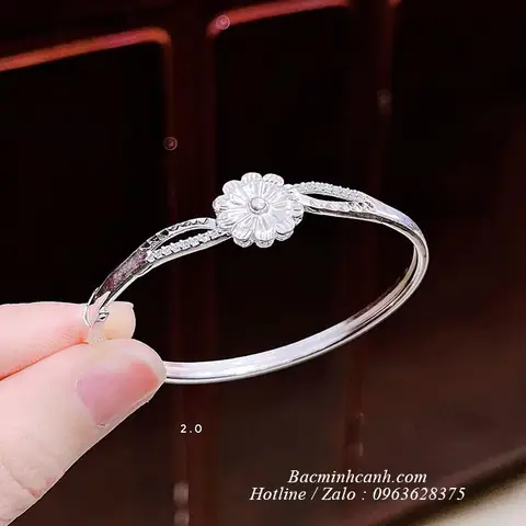 Lắc Tay Hoa Cúc: Hướng Dẫn Chọn Mua, Chất Liệu Và Cách Phối Hợp Cho Nàng Thời Trang