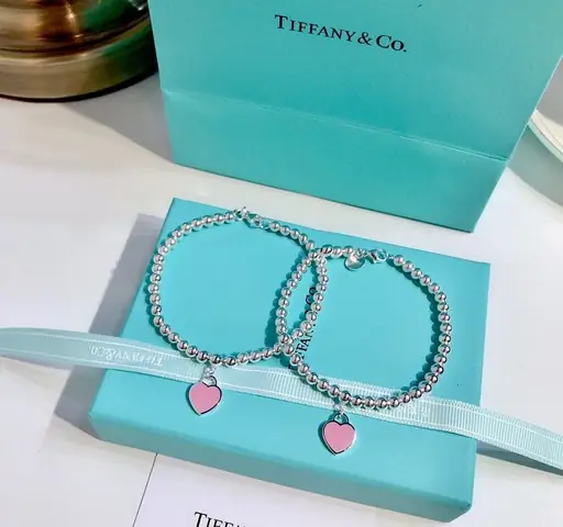 Tất Tần Tật Về Lắc Tay Tiffany & Co: Mẫu, Chất Liệu, Cách Chọn Và Mua Chính Hãng Tất Tần Tật Về Lắc Tay Tiffany & Co: Mẫu, Chất Liệu, Cách Chọn Và Mua Chính Hãng