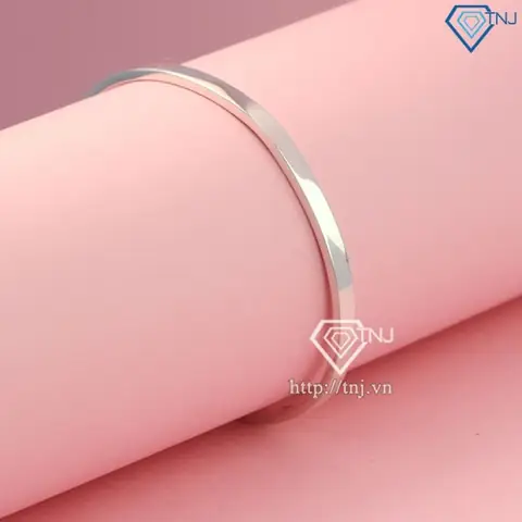 Lắc Tay Tròn Trơn: Cách Chọn, Mua Và Phối Đồ Cho Mọi Lứa Tuổi Lắc Tay Tròn Trơn: Cách Chọn, Mua Và Phối Đồ Cho Mọi Lứa Tuổi