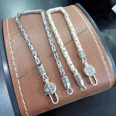 Lắc Tay Vảy Rồng: Hướng Dẫn Chọn Mua, Bảo Quản Và Phong Cách Cho Người Yêu Thích Lắc Tay Vảy Rồng: Hướng Dẫn Chọn Mua, Bảo Quản Và Phong Cách Cho Người Yêu Thích