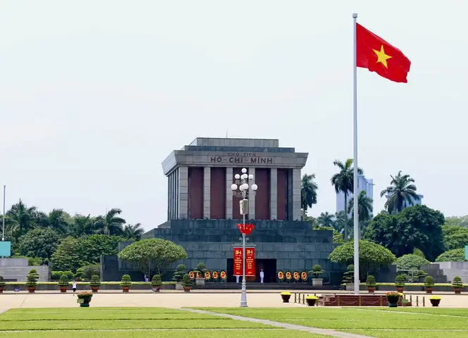 Lăng Chủ Tịch Hồ Chí Minh: Lịch Sử, Kiến Trúc Và Hướng Dẫn Thăm Viếng Lăng Chủ Tịch Hồ Chí Minh: Lịch Sử, Kiến Trúc Và Hướng Dẫn Thăm Viếng