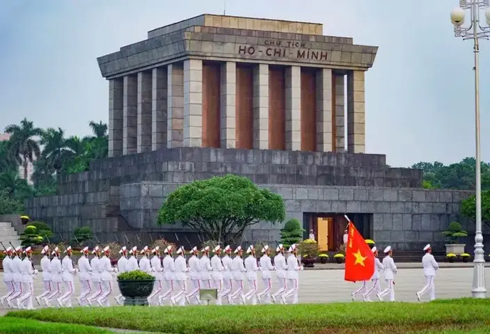 Lăng Chủ Tịch Hồ Chí Minh: Lịch Sử, Kiến Trúc Và Hướng Dẫn Thăm Viếng Lăng Chủ Tịch Hồ Chí Minh: Lịch Sử, Kiến Trúc Và Hướng Dẫn Thăm Viếng