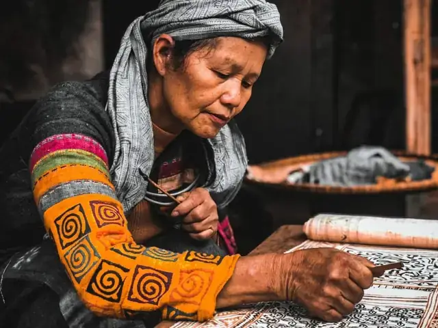 Khám Phá Làng Dệt Thổ Cẩm Lùng Tám: Hướng Dẫn Du Lịch, Lịch Sử Và Sản Phẩm Đặc Sắc Khám Phá Làng Dệt Thổ Cẩm Lùng Tám: Hướng Dẫn Du Lịch, Lịch Sử Và Sản Phẩm Đặc Sắc