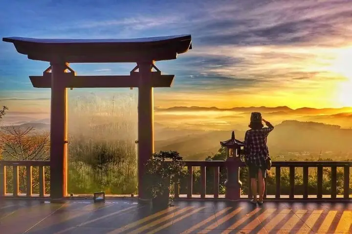 Hướng Dẫn Chi Tiết Đến Chùa Linh Quy Pháp Ấn Đà Lạt: Vị Trí, Cách Đi, Giờ Mở Cửa Và Lịch Trình Thăm Quan