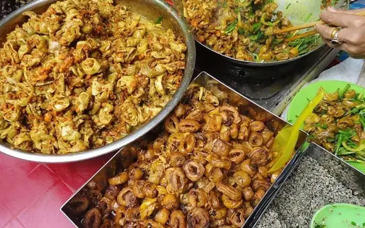 Lòng Xào Nghệ Chợ Bà Hoa: Đặc Điểm, Cách Chế Biến, Giá Và Địa Chỉ Thưởng Thức