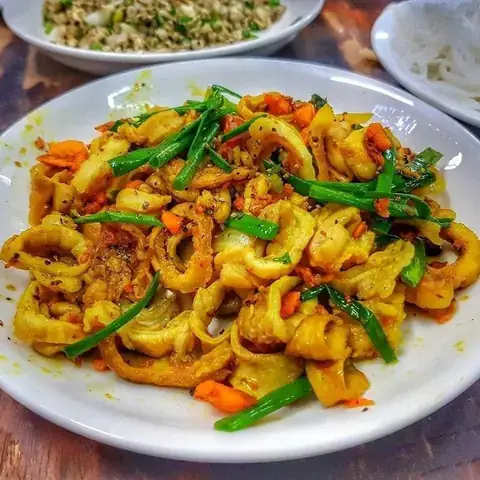 Lòng Xào Nghệ Chợ Bà Hoa: Đặc Điểm, Cách Chế Biến, Giá Và Địa Chỉ Thưởng Thức