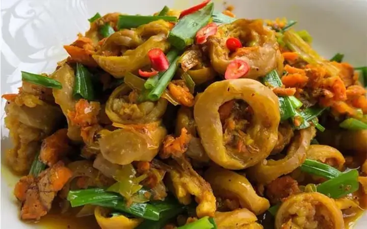 Lòng Xào Nghệ Chợ Bà Hoa: Đặc Điểm, Cách Chế Biến, Giá Và Địa Chỉ Thưởng Thức