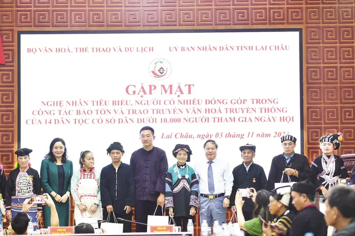 Mặc Quần Trái La Điềm Gì Mặc Quần Trái La Điềm Gì