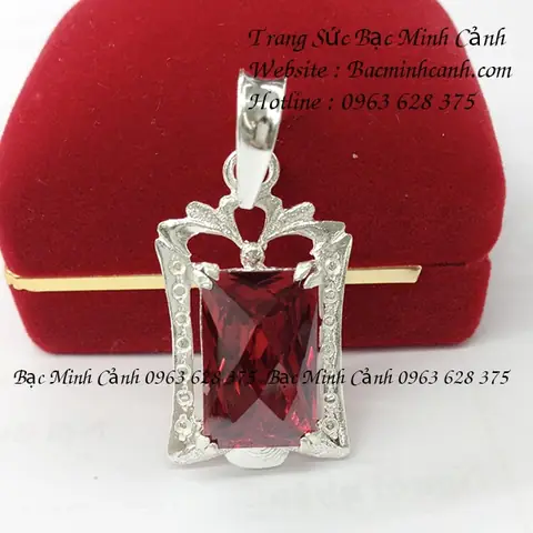 Mặt Dây Chuyền Nam Đá Đỏ Mặt Dây Chuyền Nam Đá Đỏ
