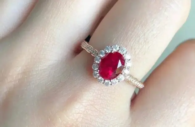 Tổng Hợp 99+ Mẫu Nhẫn Đá Nữ Đẹp: Ruby, Sapphire, Kim Cương & Cách Chọn