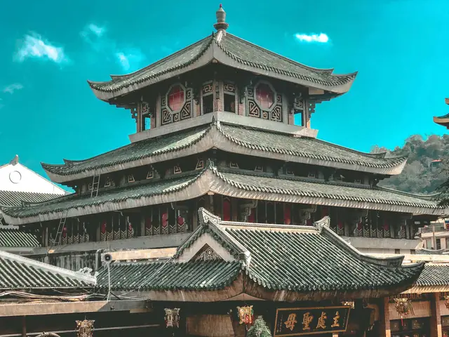 Lịch Sử, Truyền Thuyết Và Hướng Dẫn Thăm Miếu Bà Chúa Xứ Núi Sam Lịch Sử, Truyền Thuyết Và Hướng Dẫn Thăm Miếu Bà Chúa Xứ Núi Sam