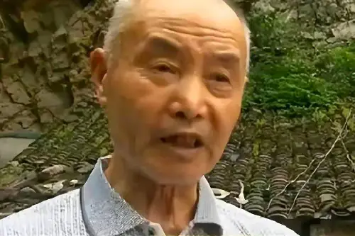 Mơ Thấy Có Người Đàn Ông Đuổi Theo Mình Mơ Thấy Có Người Đàn Ông Đuổi Theo Mình