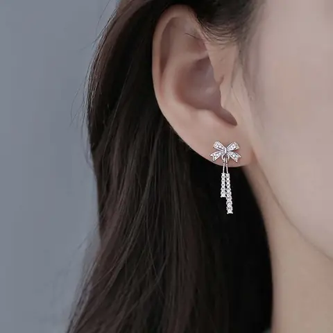 Mua Bông Tai Bạc: Hướng Dẫn Chọn Mẫu, Chất Liệu 925 Và Địa Chỉ Uy Tín Mua Bông Tai Bạc: Hướng Dẫn Chọn Mẫu, Chất Liệu 925 Và Địa Chỉ Uy Tín