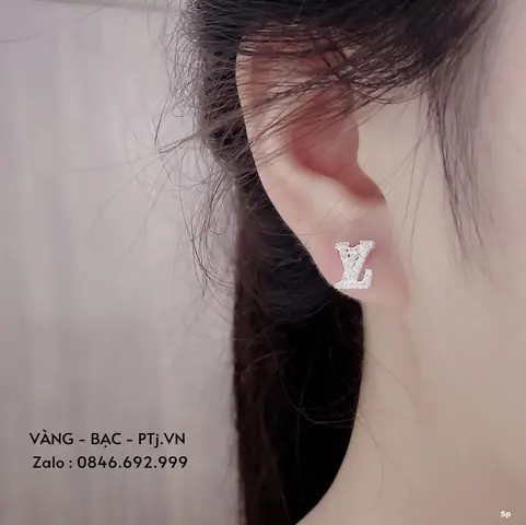 Mua Bông Tai Bạc: Hướng Dẫn Chọn Mẫu, Chất Liệu 925 Và Địa Chỉ Uy Tín Mua Bông Tai Bạc: Hướng Dẫn Chọn Mẫu, Chất Liệu 925 Và Địa Chỉ Uy Tín