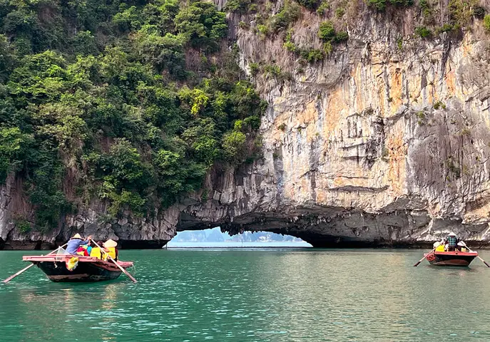 Mùa Thu Ở Vịnh Hạ Long: Điểm Đến Đẹp, Thời Tiết Lý Tưởng Và Gợi Ý Du Lịch Chi Tiết