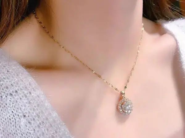 Nằm Mơ Thấy Mình Đeo Dây Chuyền Vàng Nằm Mơ Thấy Mình Đeo Dây Chuyền Vàng