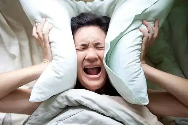 Nằm Mơ Thấy Người Ta Cầm Dao Đuổi Mình