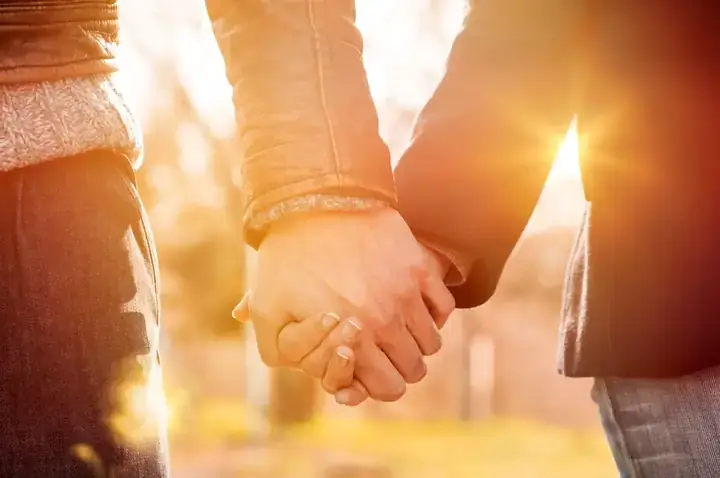 Giải Mã Giấc Mơ Thấy Người Yêu Cũ Quay Lại: Ý Nghĩa, Dấu Hiệu Và Cách Hiểu Cho Người Đang Băn Khoăn