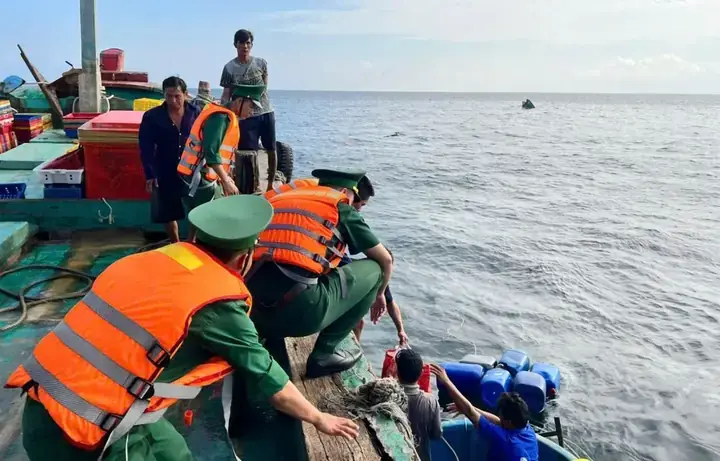 Nằm Mơ Thấy Thuyền Bị Chìm: Ý Nghĩa, Dự Báo Và Con Số May Mắn Nằm Mơ Thấy Thuyền Bị Chìm: Ý Nghĩa, Dự Báo Và Con Số May Mắn