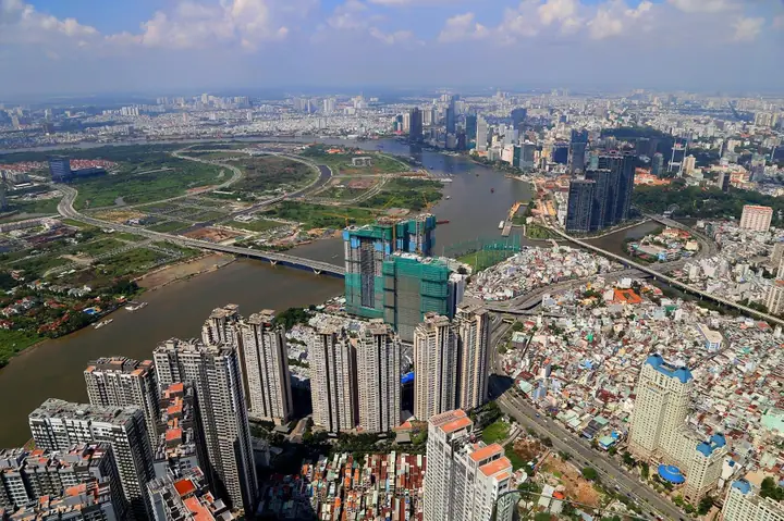 Ngắm Sài Gòn Từ Trên Cao: Top Địa Điểm View Đẹp, Cách Di Chuyển Và Mẹo Chụp Ảnh