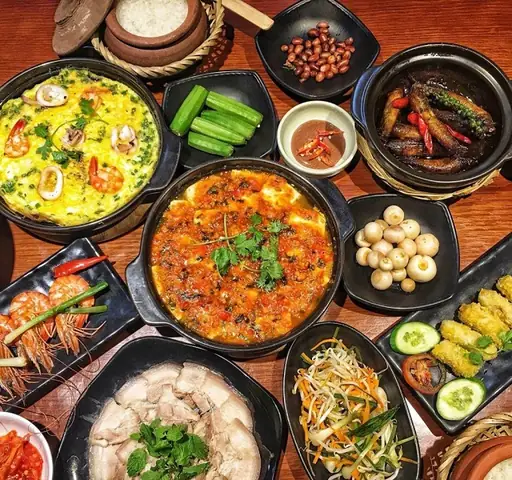 Nhà Hàng Cơm Niêu Việt Nam – Địa Chỉ, Thực Đơn, Giá Cả & Đánh Giá Chi Tiết
