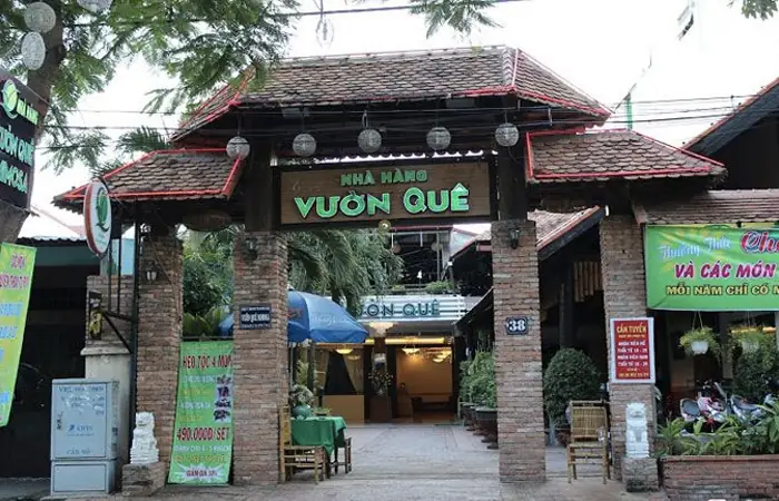 Top 9 Nhà Hàng Sân Vườn Quận 7: Địa Điểm Ăn Uống Xanh, View Đẹp Và Món Ngon