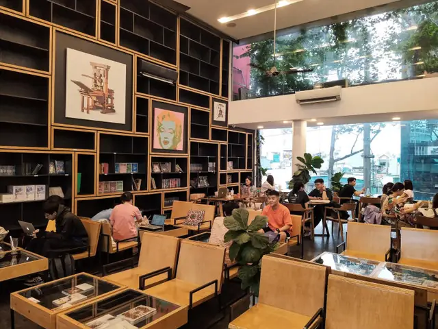 Nhà Sách Cá Chép Quận 1: Địa Chỉ, Giờ Mở Cửa, Và Thông Tin Đóng Cửa