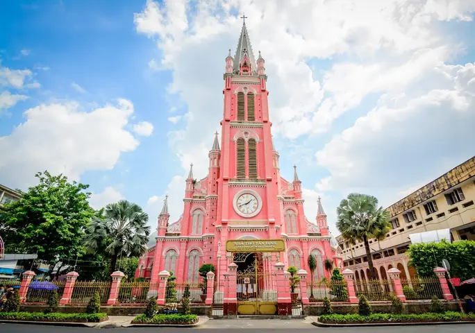 Top 10 Nhà Thờ Đẹp Nhất Sài Gòn: Địa Điểm, Kiến Trúc Và Mẹo Chụp Ảnh Mùa Noel Top 10 Nhà Thờ Đẹp Nhất Sài Gòn: Địa Điểm, Kiến Trúc Và Mẹo Chụp Ảnh Mùa Noel