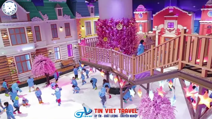 Nhà Tuyết Tân Phú: Địa Chỉ, Giờ Mở Cửa, Giá Vé & Cách Đặt Chỗ Nhanh Chóng Nhà Tuyết Tân Phú: Địa Chỉ, Giờ Mở Cửa, Giá Vé & Cách Đặt Chỗ Nhanh Chóng