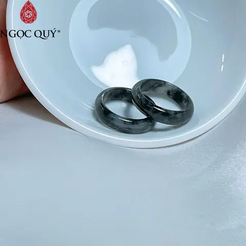 Nhẫn Cẩm Thạch Trơn Thiên Nhiên: Cách Chọn Mua Nhẫn Đá Phong Thủy Hợp Mệnh, Giá Tốt Nhẫn Cẩm Thạch Trơn Thiên Nhiên: Cách Chọn Mua Nhẫn Đá Phong Thủy Hợp Mệnh, Giá Tốt
