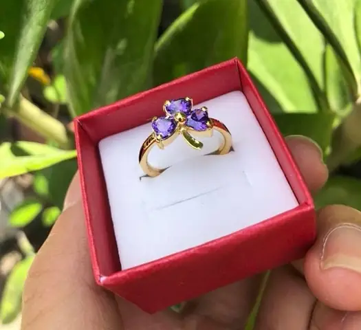 Nhẫn Cỏ Bốn Lá: Ý Nghĩa May Mắn, Các Loại Chất Liệu Và Cách Chọn Mua Chuẩn Nhất Nhẫn Cỏ Bốn Lá: Ý Nghĩa May Mắn, Các Loại Chất Liệu Và Cách Chọn Mua Chuẩn Nhất